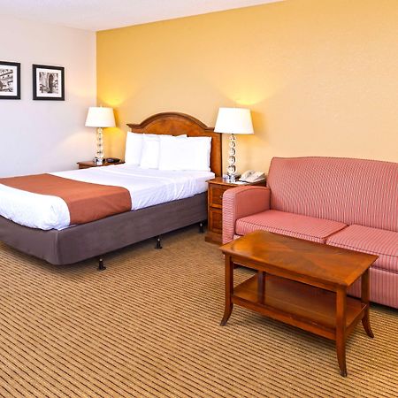 Americas Best Value Inn Plattsburgh Exterior foto