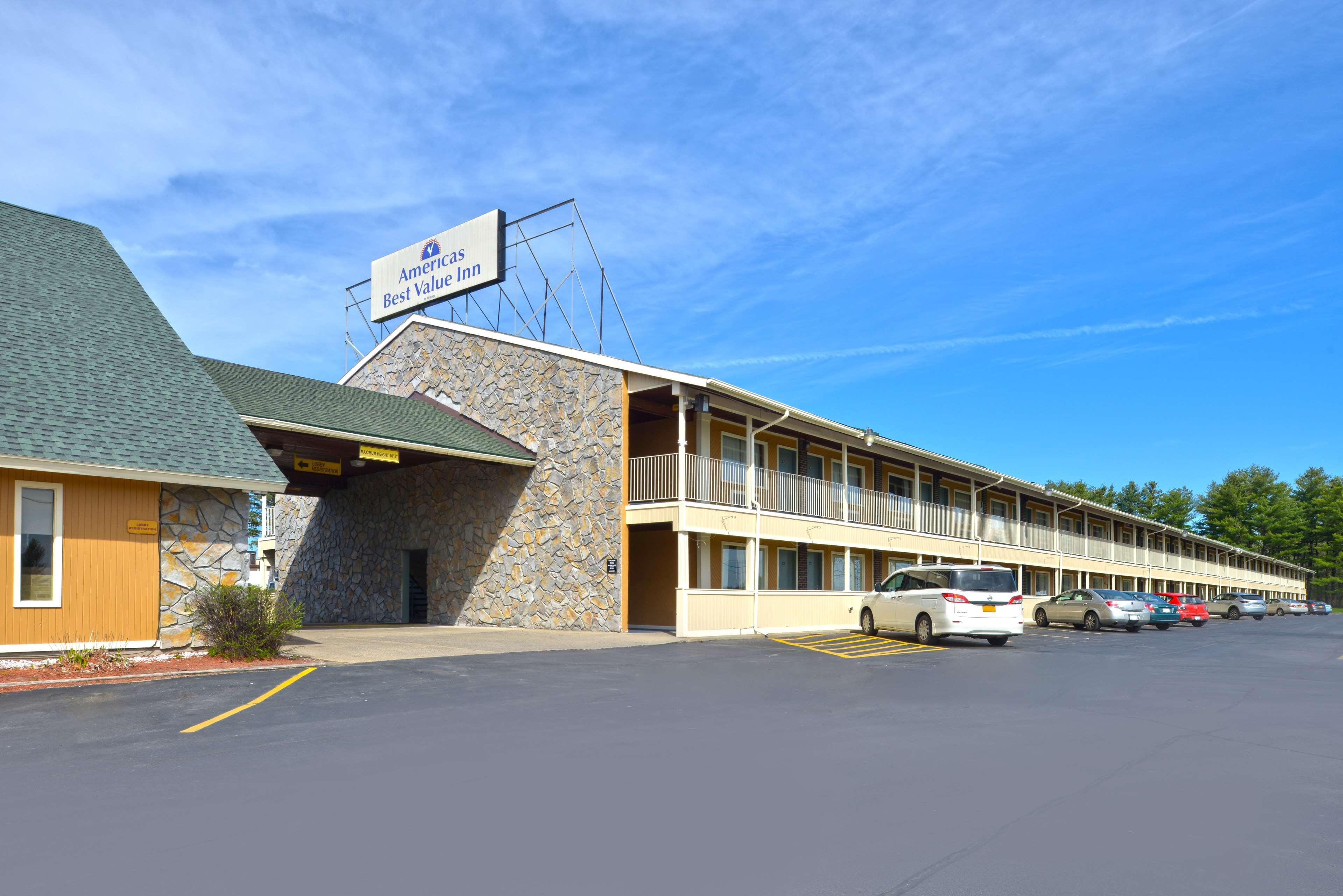 Americas Best Value Inn Plattsburgh Exterior foto