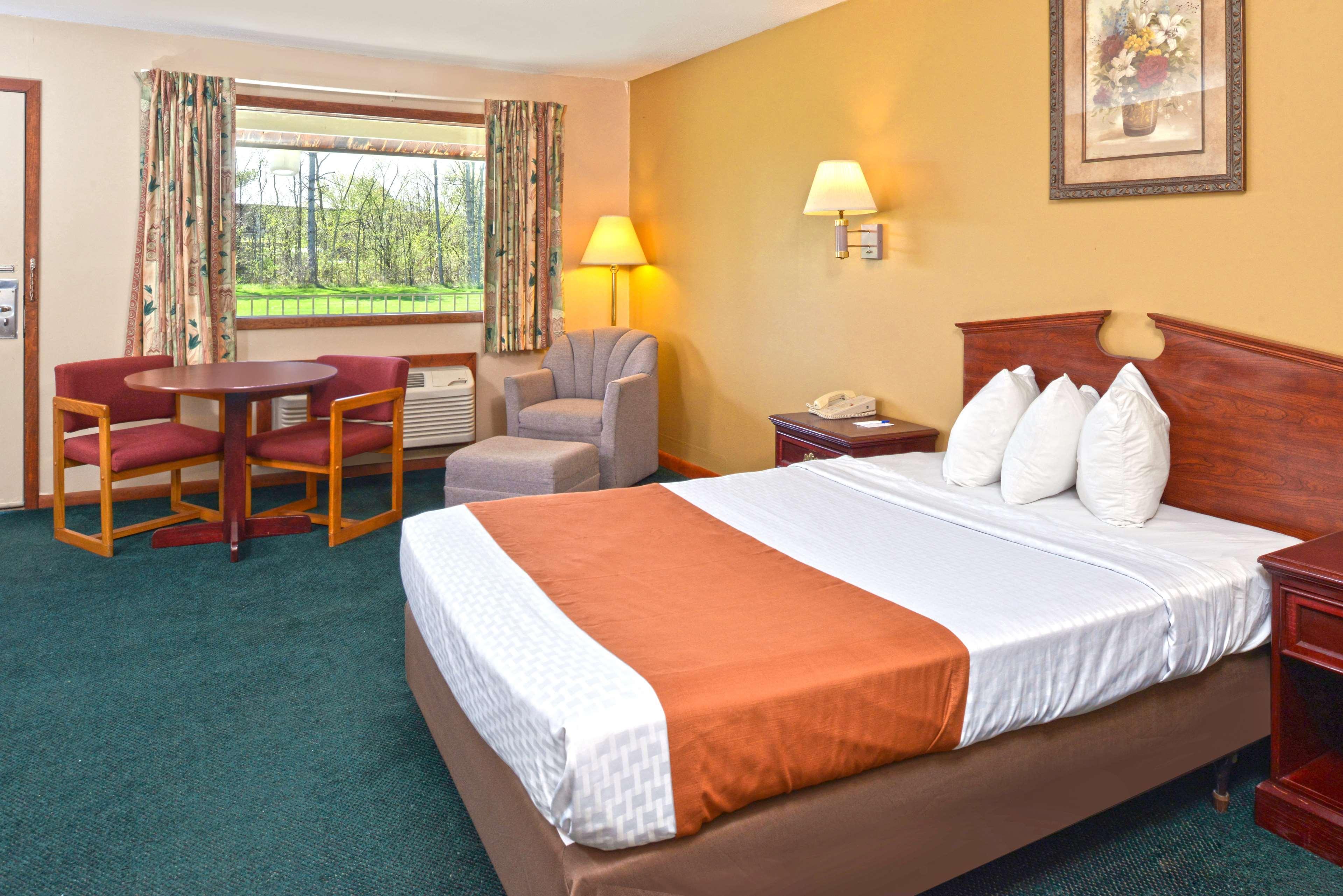 Americas Best Value Inn Plattsburgh Exterior foto